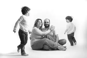 Seance photo shooting famille pour noel studio photographe beaucaire